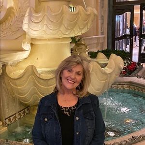 Meet your Posher, Sherry